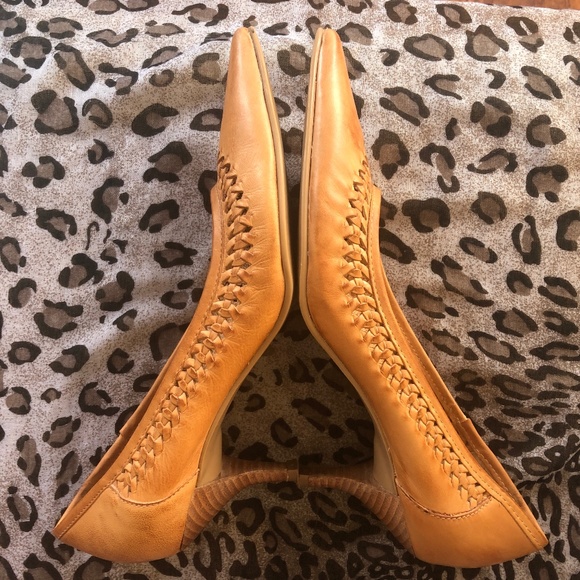 BOS & Co. Soft Leather NEW Heels with Braided - Picture 7 of 10